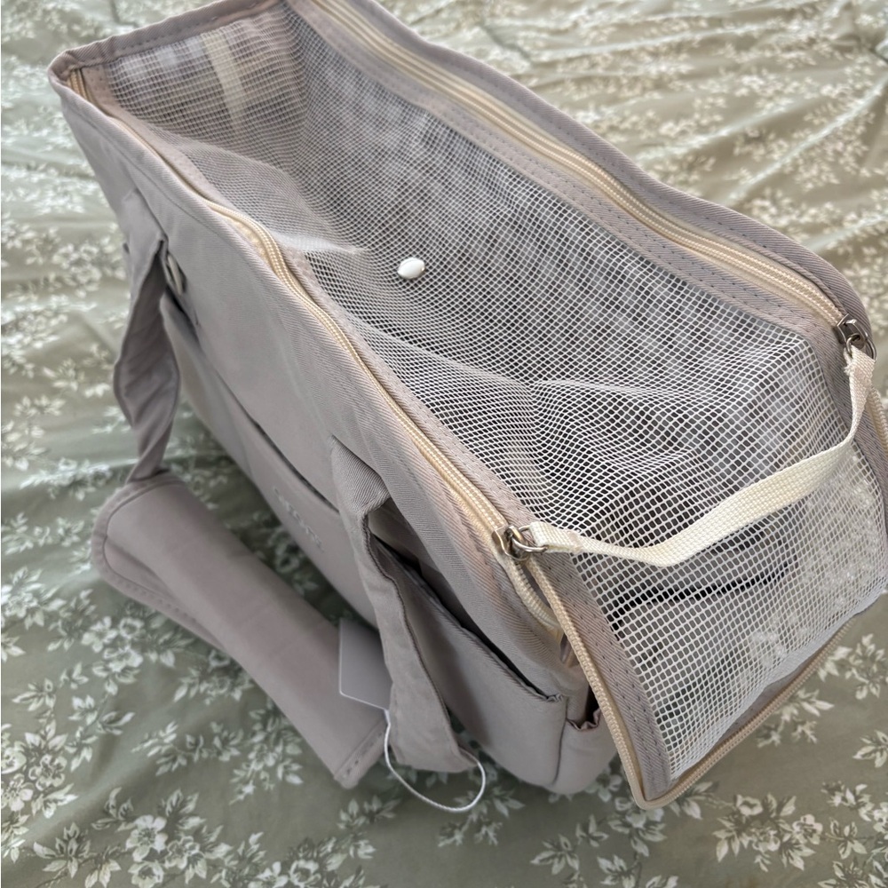 Taupe dog carrier. NWT! A yorkie, chihuahua die dog would fit perfectly! - Picture 3 of 4